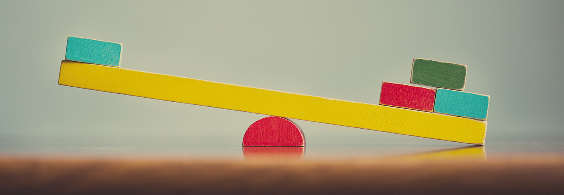 Swing balancer showing unbalanced concept