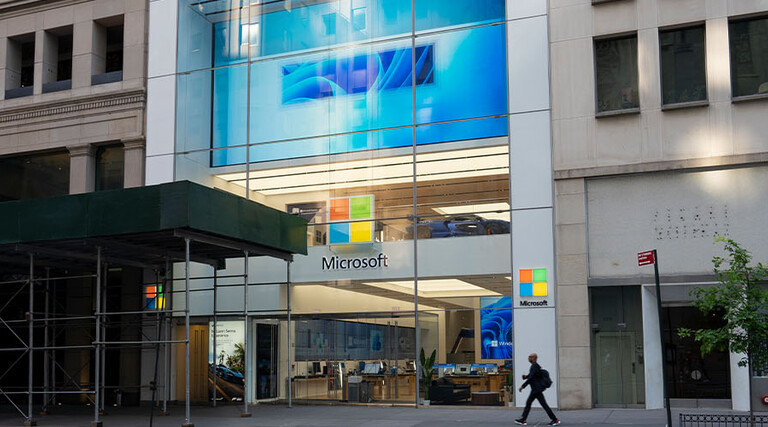 Street view of a Microsoft store 