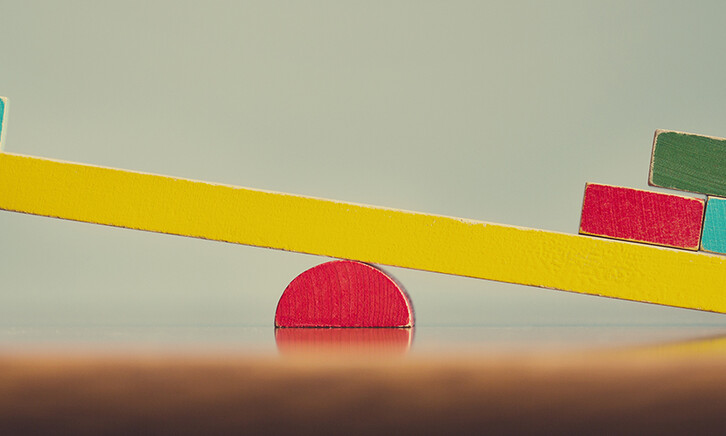 Swing balancer showing unbalanced concept