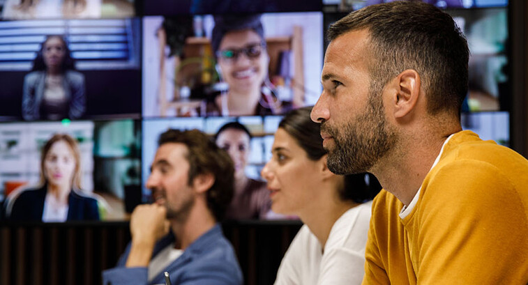 Hybrid meeting in the office