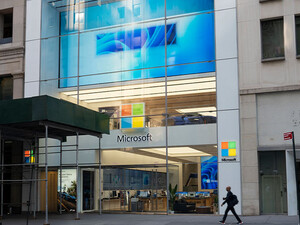 Street view of a Microsoft store 