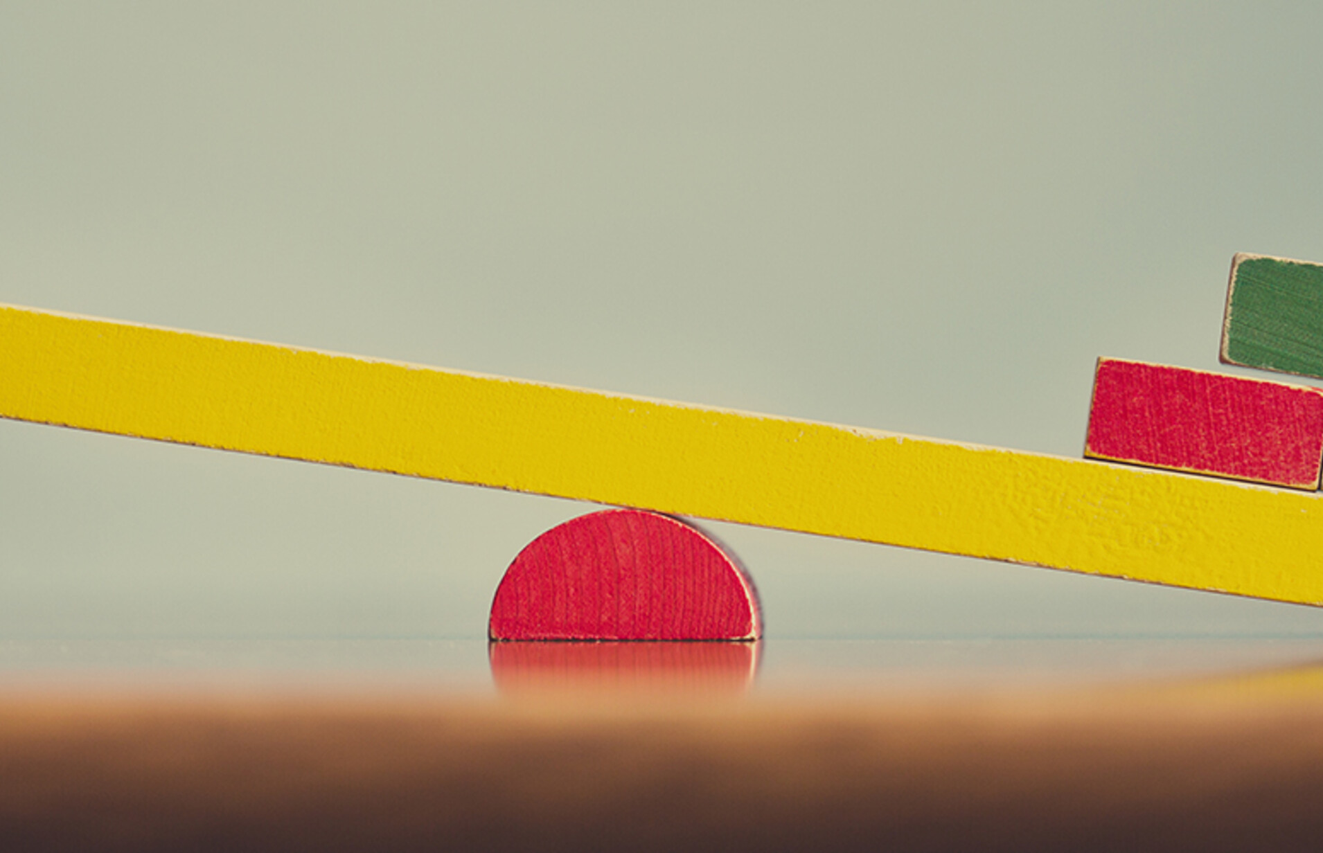 Swing balancer showing unbalanced concept