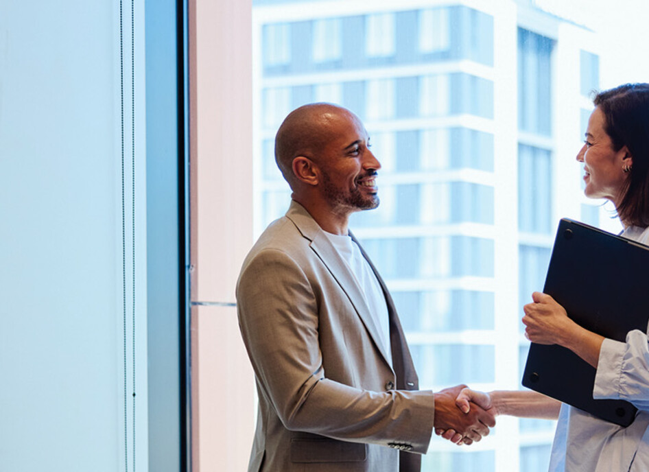 A business meeting ends with a handshake